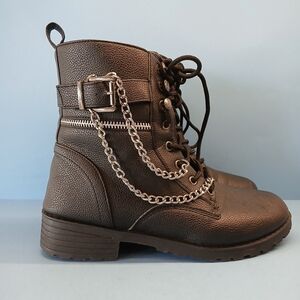MUDD Biker Style Ankle Boots, Size 7M, Leanna-131, Side Buckles, Chains, Black